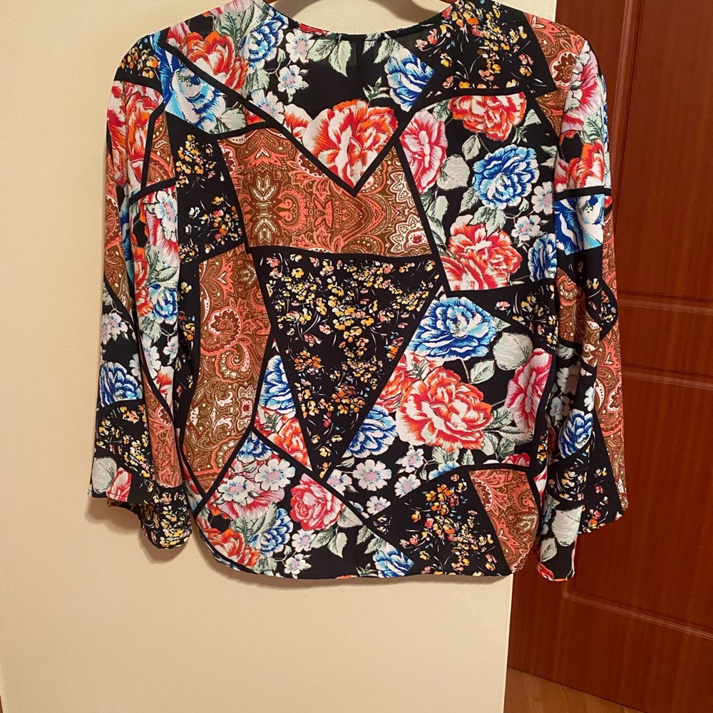 Lab design blouse - Picture 3 of 3